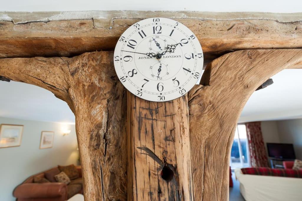 Holiday home Marshlands House, Sleeps 16 - Country Barn With Hot Tub Woodbridge